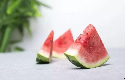 胎梦别人吃瓜,揭秘梦中瓜香背后的神秘寓意