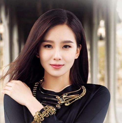 娱乐开局女明星,娱乐开局，女明星的璀璨人生