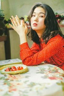 盛夏的果实网红唱的,网红演绎夏日旋律