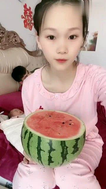 月子里吃瓜吗,吃瓜真的禁忌吗？揭秘产后饮食误区