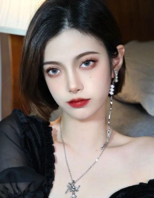 浓颜明星和淡颜明星,两种风格，同样闪耀