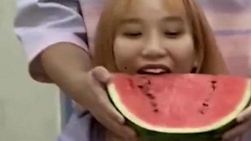 吃瓜大赛情侣,吃瓜大赛情侣的浪漫传奇